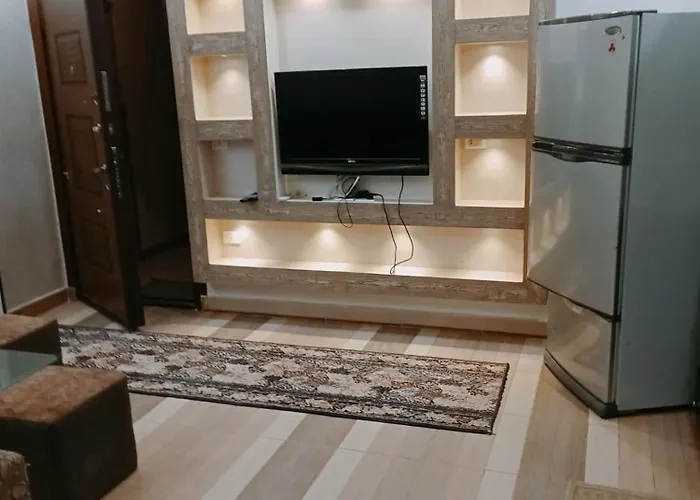 Flat In Sheraton Street